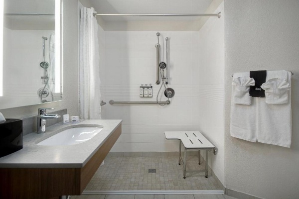 Candlewood Suites Columbia-Ft. Jackson, an IHG Hotel image 18